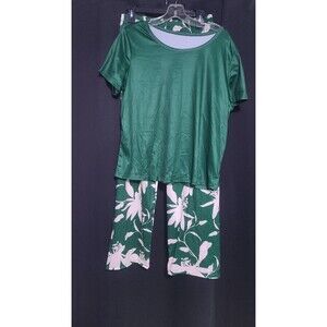 New Women Green Pajama Set Size L